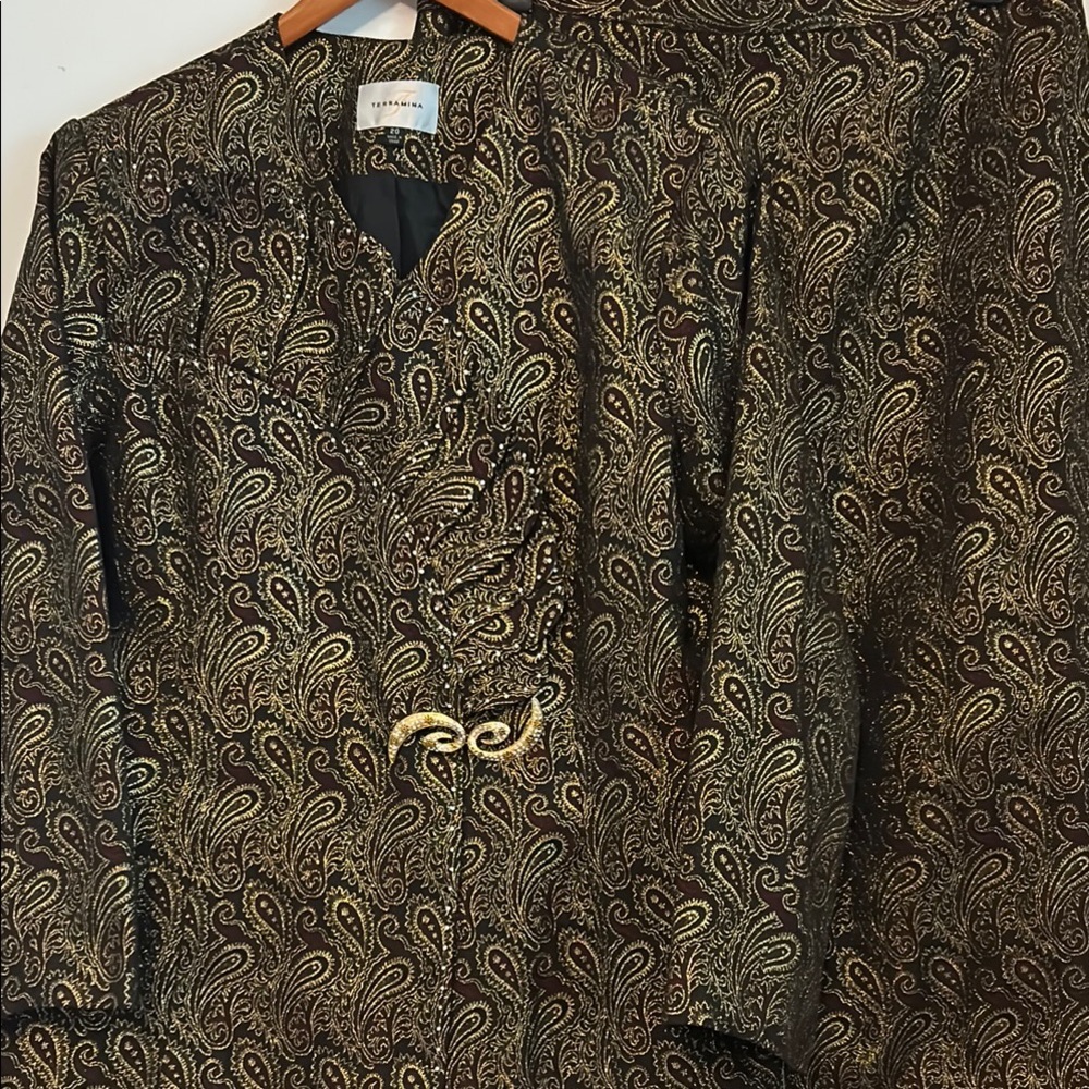 Terramina Gold Metallic Paisley Formal Lined Skirt Set Ornamental Design
